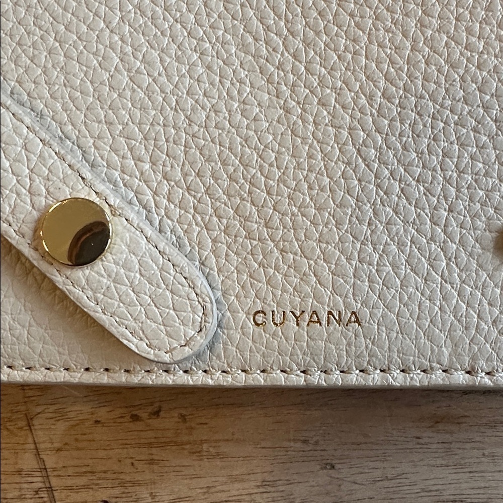 Cuyana Leather Phone Bag Crossbody – Ivory / Cream - Picture 10 of 11